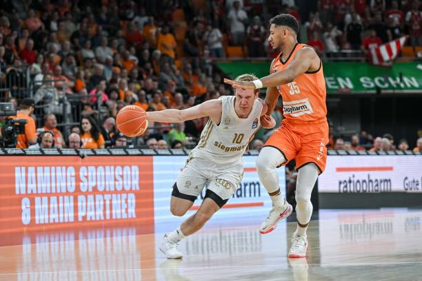 阿尔达马的 阿尔达马的